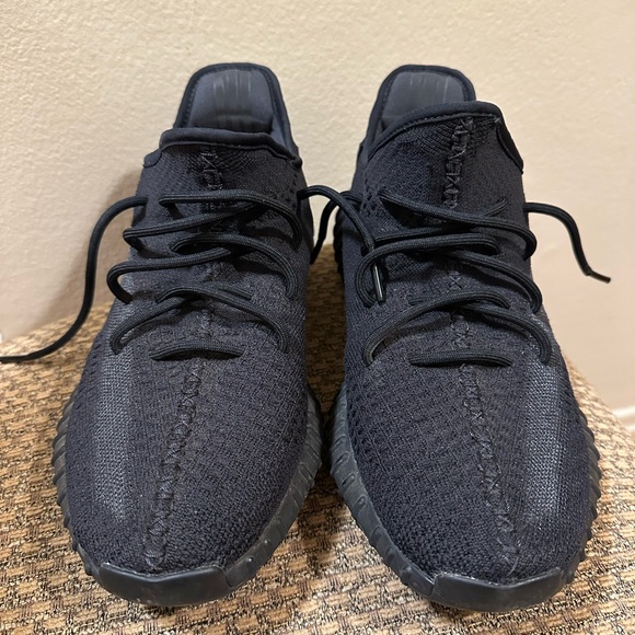 Yeezy Boost 350 V2 “Onyx” men’s size 11 - Picture 3 of 5